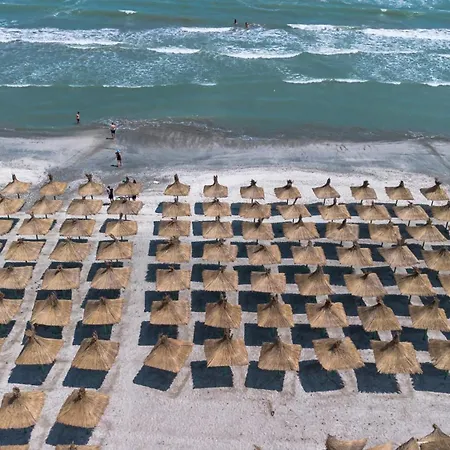 Azzurro Beachfront - Prima Linie La Mare Апартаменты *