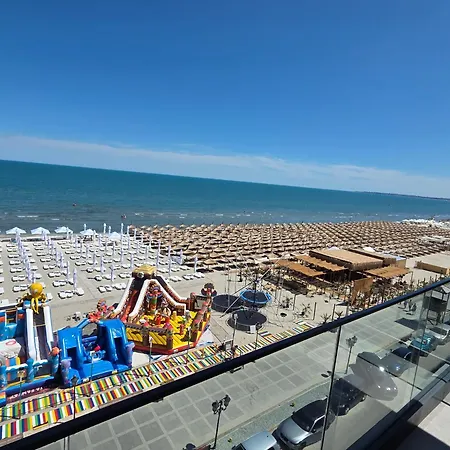 Azzurro Beachfront - Prima Linie La Mare Апартаменты Нэводари